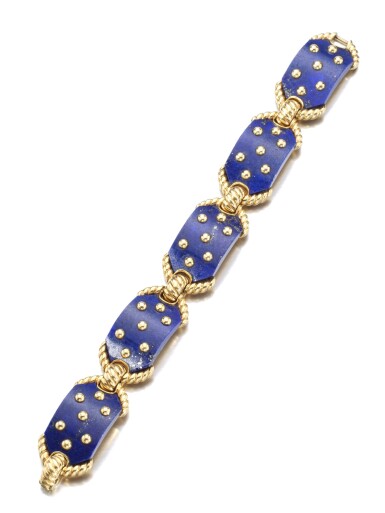 View full screen - View 1 of Lot 623. Cartier | Gold and lapis lazuli bracelet, 1970s | 卡地亞 | 黃金鑲青金石手鏈,1970年代.