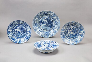 View full screen - View 1 of Lot 102. A group of four blue and white 'Kraak' dishes, Ming dynasty, Wanli period | 明萬曆 克拉克青花盤四件.