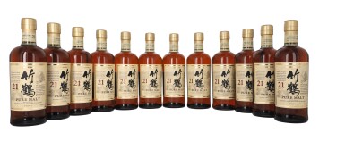 View full screen - View 1 of Lot 5136. Nikka Taketsuru Pure Malt 21 Year Old 43.0 abv NV (12 BT70).