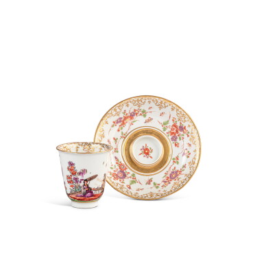 View full screen - View 1 of Lot 556. A Meissen porcelain chinoiserie beaker and stand, circa 1725.