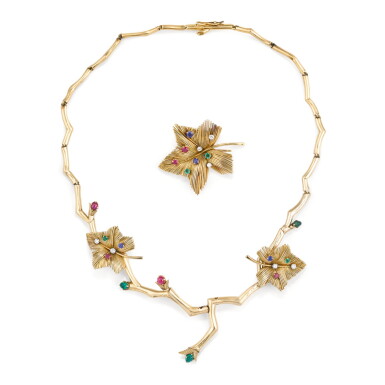 View full screen - View 1 of Lot 125. DEMI-PARURE TRANSFORMABLE PIERRES DE COULEUR ET DIAMANTS, BOUCHERON, VERS 1950 | GEM SET AND DIAMOND CONVERTIBLE DEMI-PARURE, BOUCHERON, 1950S.