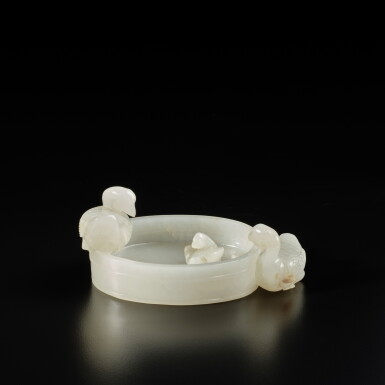 View full screen - View 1 of Lot 651. A white jade 'goose' washer, Qing dynasty, 18th century | 清十八世紀 白玉瑞鵝戲水洗.
