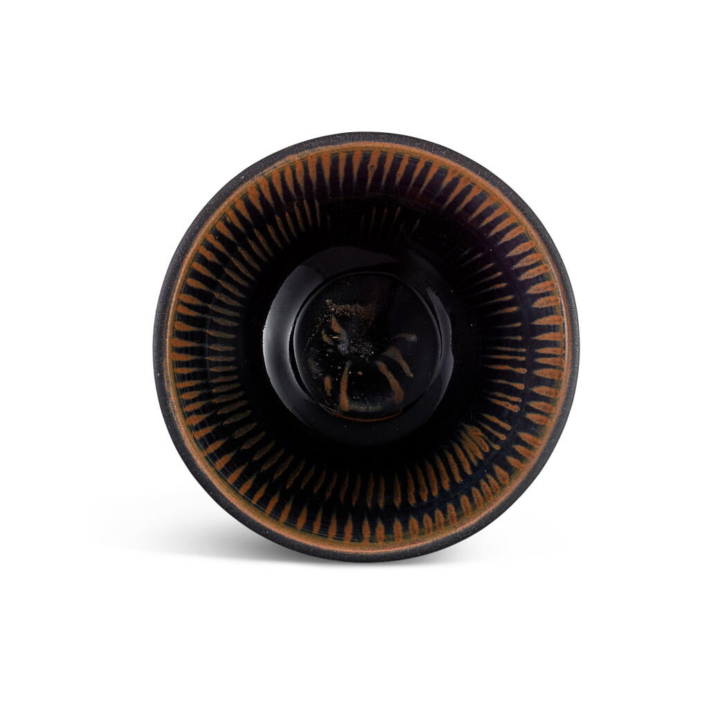 View full screen - View 1 of Lot 358. A Cizhou black-glazed russet-striped bowl, Jin dynasty 金 磁州窰黑釉鐵鏽斑盌.
