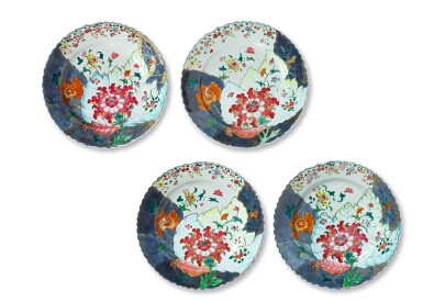 View full screen - View 1 of Lot 1908. FOUR CHINESE EXPORT 'TOBACCO LEAF' PATTERN PLATES, QING DYNASTY, QIANLONG PERIOD, CIRCA 1785 | 清乾隆 約1785年 粉彩花卉紋盤四件.