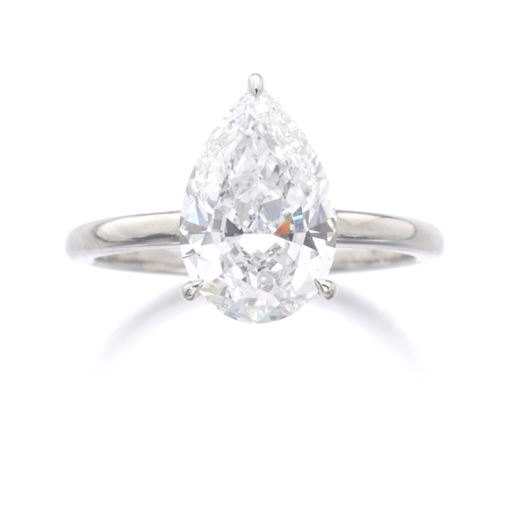 View full screen - View 1 of Lot 25. DIAMOND RING.