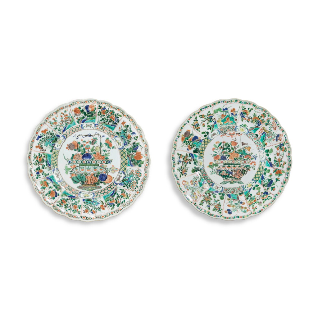 View full screen - View 1 of Lot 588. A pair of large famille-verte 'flower basket' dishes, Qing dynasty, Kangxi period | 清康熙 五彩花籃圖大盤一對.