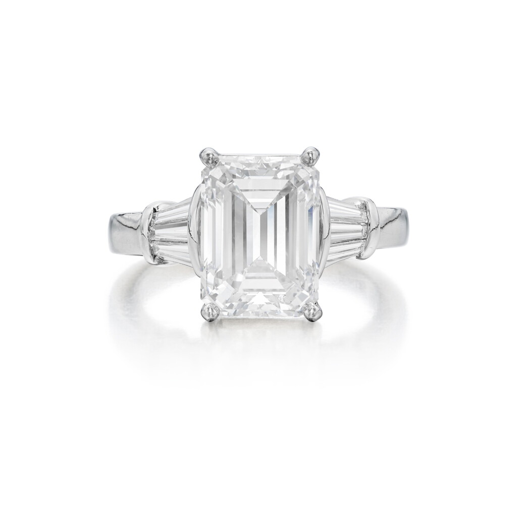 View full screen - View 1 of Lot 145. Diamond Ring.