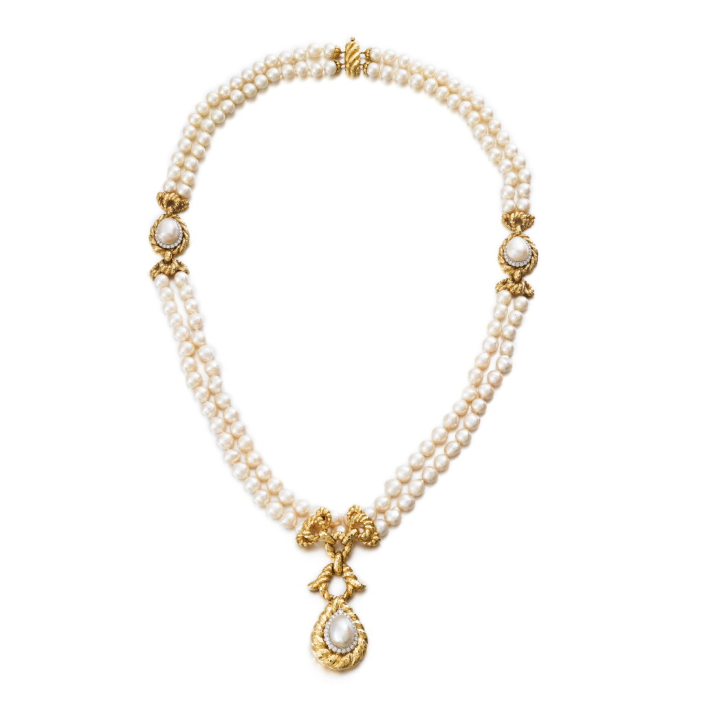 View full screen - View 1 of Lot 31. Cultured pearl, gold and diamond demi-parure | Demi-parure perles de culture, or et diamants.