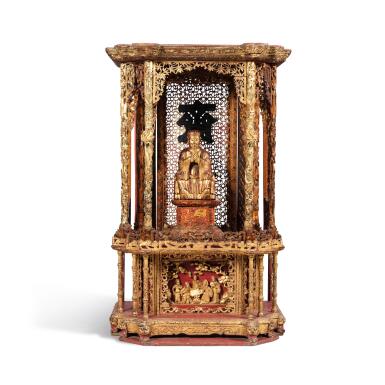 View full screen - View 1 of Lot 170. A large red and gold-lacquered wood altar Probably South China, 19th-20th century | 華南 清十九至二十世紀 紅漆描金神龕 連 神明坐像.