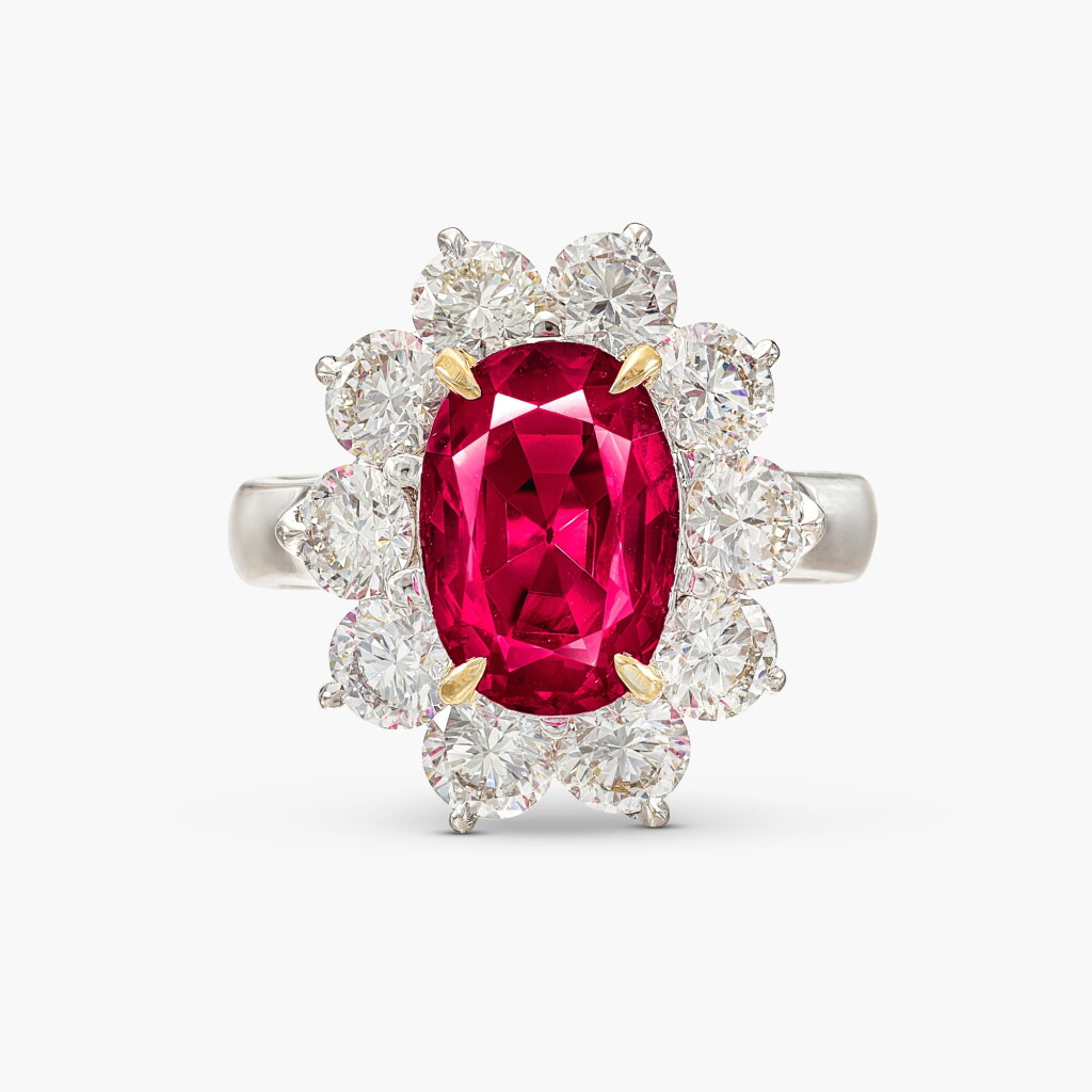 View full screen - View 1 of Lot 1813. Ruby and Diamond Ring | 3.77克拉 天然 「緬甸」未經加熱紅寶石 配 鑽石 戒指.