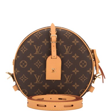 View full screen - View 1 of Lot 102. LOUIS VUITTON | BOITE CHAPEAU SOUPLE OF MONOGRAM CANVAS WITH POLISHED BRASS HARDWARE.
