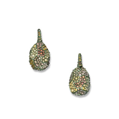 View full screen - View 1 of Lot 28. Pair of Aluminum and Colored Diamond Earrings | Hemmerle | 一對鋁合金及彩鑽耳環.