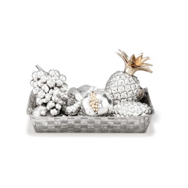View full screen - View 1 of Lot 359. An Italian 9-piece silver fruit and vegetable basket, Florence, modern |Corbeille contenant 9 fruits et légumes en argent, Florence, moderne.