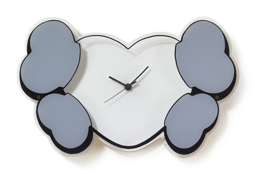 全螢幕檢視 - 查看9628KAWS | KAWS HEART AND CROSSBONE WALL CLOCK EDITION: 1 KAWS HEART AND CROSSBONE 掛鐘:1的1