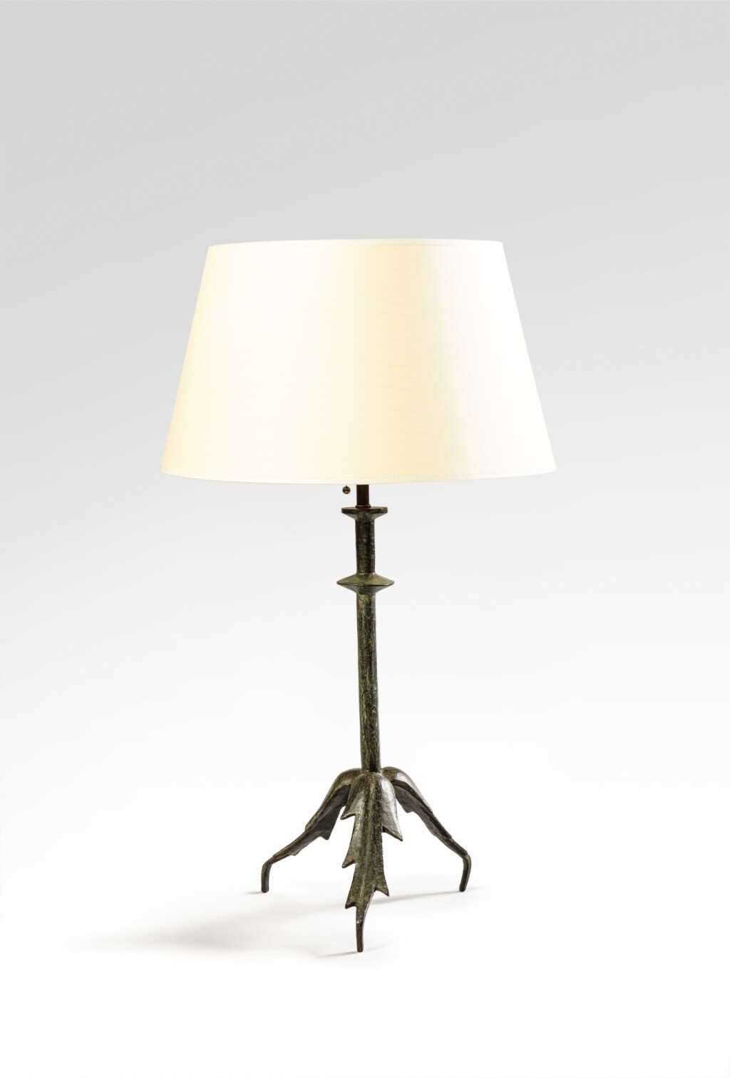 View full screen - View 1 of Lot 51. Trépied à Feuilles lamp, première version, designed in 1937.
