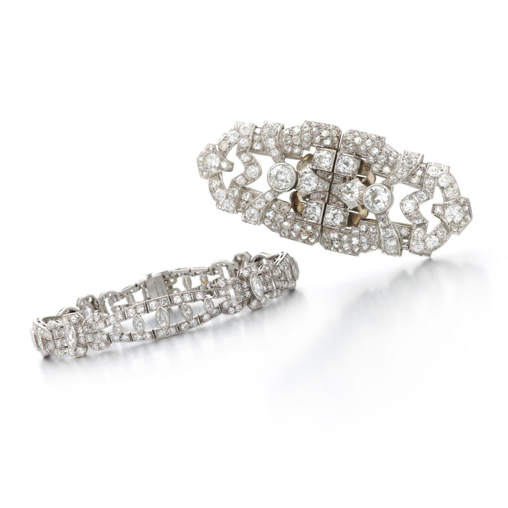 View full screen - View 1 of Lot 78. Diamond double clip/brooch and a bracelet | Spilla/doppia clip e bracciale in diamanti.