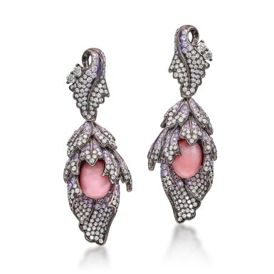 View full screen - View 1 of Lot 1732. PAIR OF CONCH PEARL AND DIAMOND PENDANT EARRINGS | 海螺珠 配 鑽石 耳墜一對.