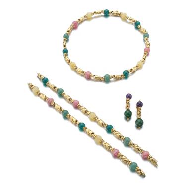 View full screen - View 1 of Lot 48. GOLD AND CHALCEDONY PARURE, BULGARI.