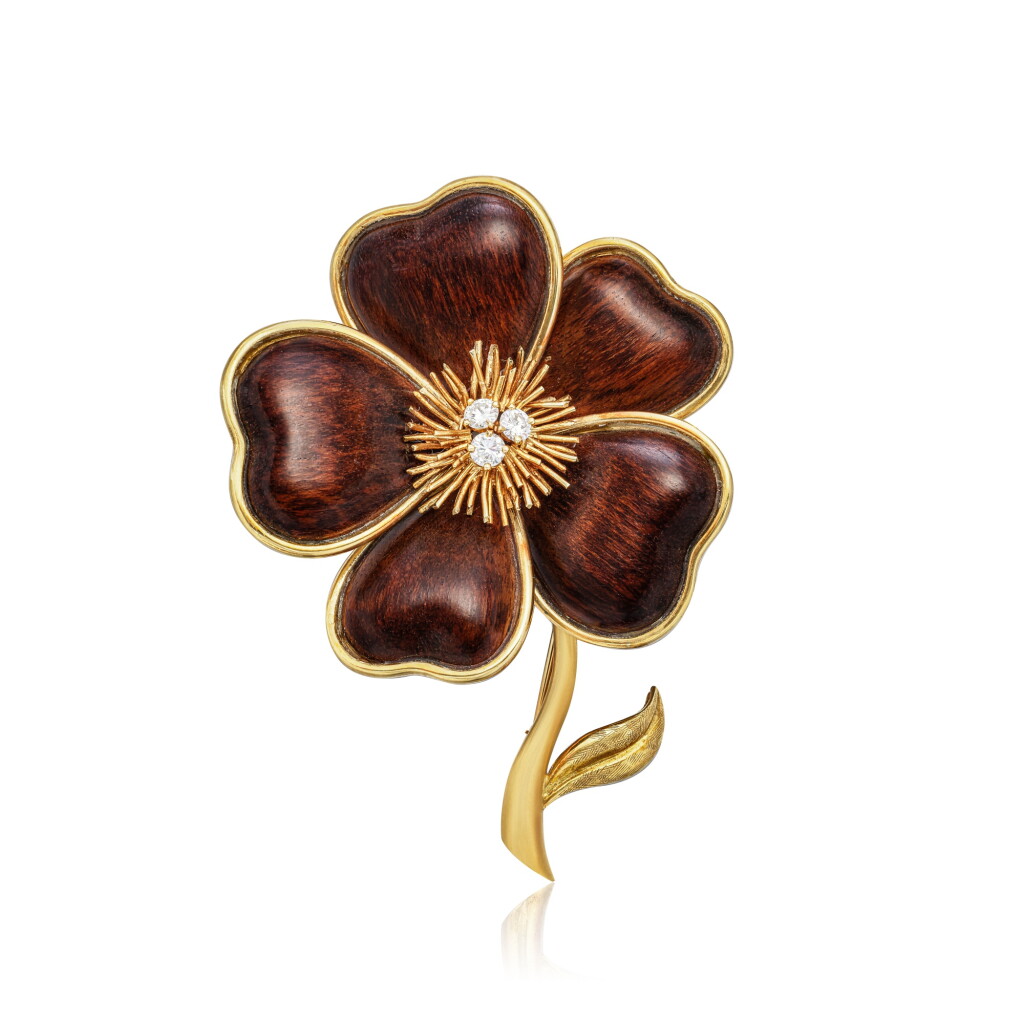 View full screen - View 1 of Lot 1702. 'Clématite' Wood and Diamond Brooch | 梵克雅寶 | 'Clématite' 木 配 鑽石 胸針.