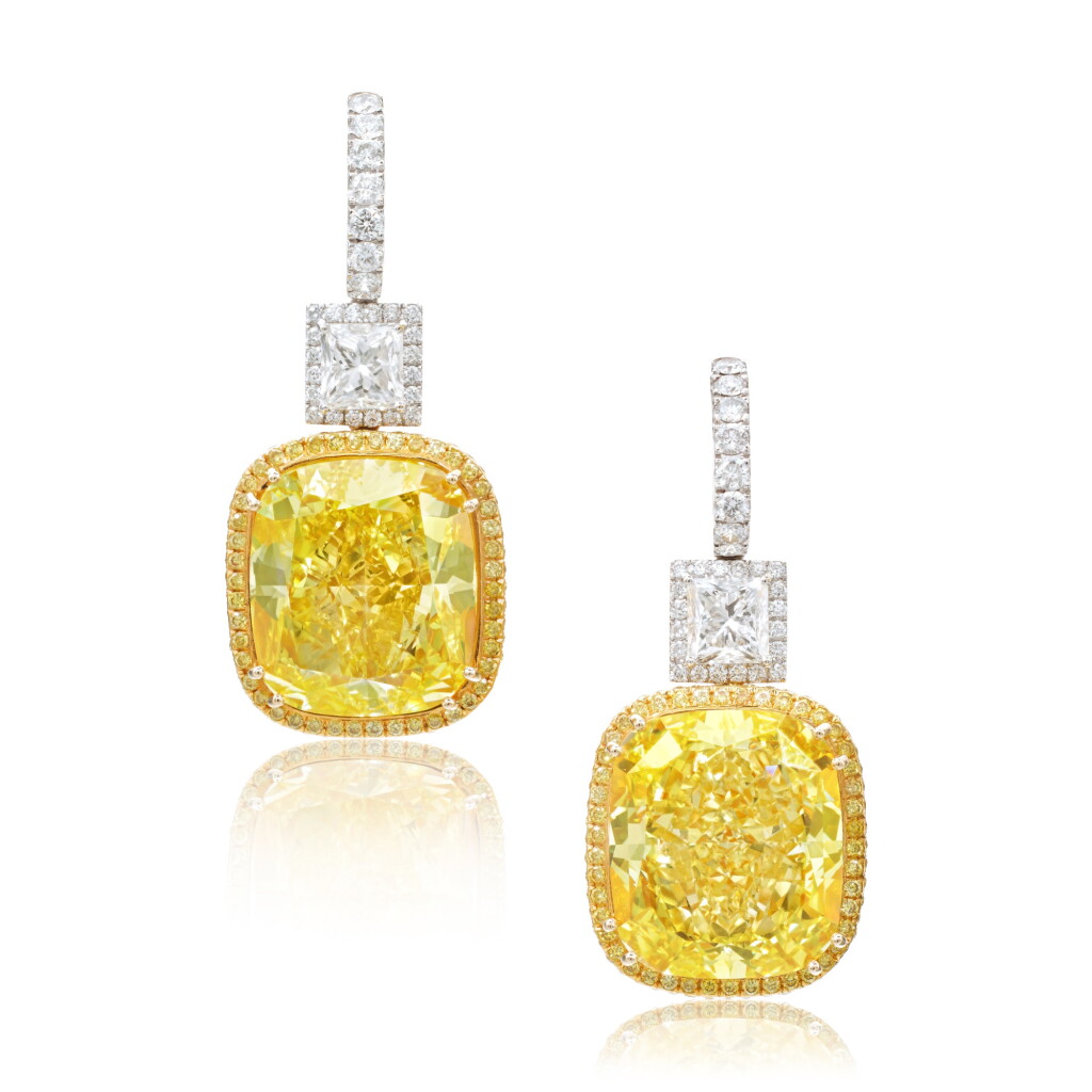 View full screen - View 1 of Lot 586. Important Pair of Fancy Vivid Yellow Diamond and Diamond Pendent Earrings 重要38.88及38.66克拉 艷彩黃色鑽石 及 鑽石 耳墜一對.