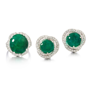 View full screen - View 1 of Lot 1970. Emerald and Diamond Demi-Parure | 「哥倫比亞」祖母綠 配 鑽石 戒指 及 耳夾套裝.