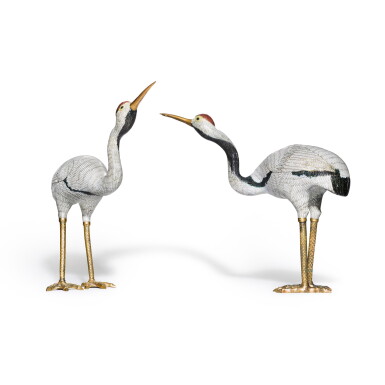 View full screen - View 1 of Lot 222. A rare pair of large cloisonné enamel cranes, Qing dynasty, Qianlong period | 清乾隆 掐絲琺瑯仙鶴一對.