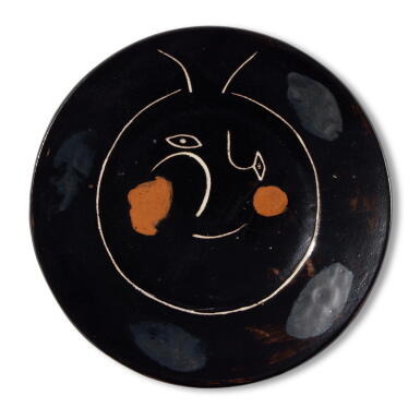 View full screen - View 1 of Lot 15. Service visage noir: plate L (A. R. 47).