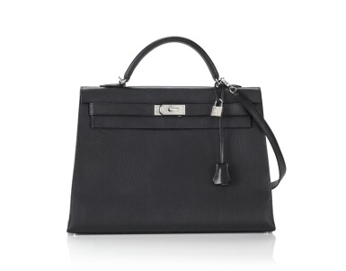 View full screen - View 1 of Lot 5. KELLY 40 SELLIER EPSOM LEATHER IN BLACK COLOUR WITH PALLADIUM HARWARE. HERMÈS, 2006 .
