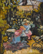Femme cousant dans le jardin