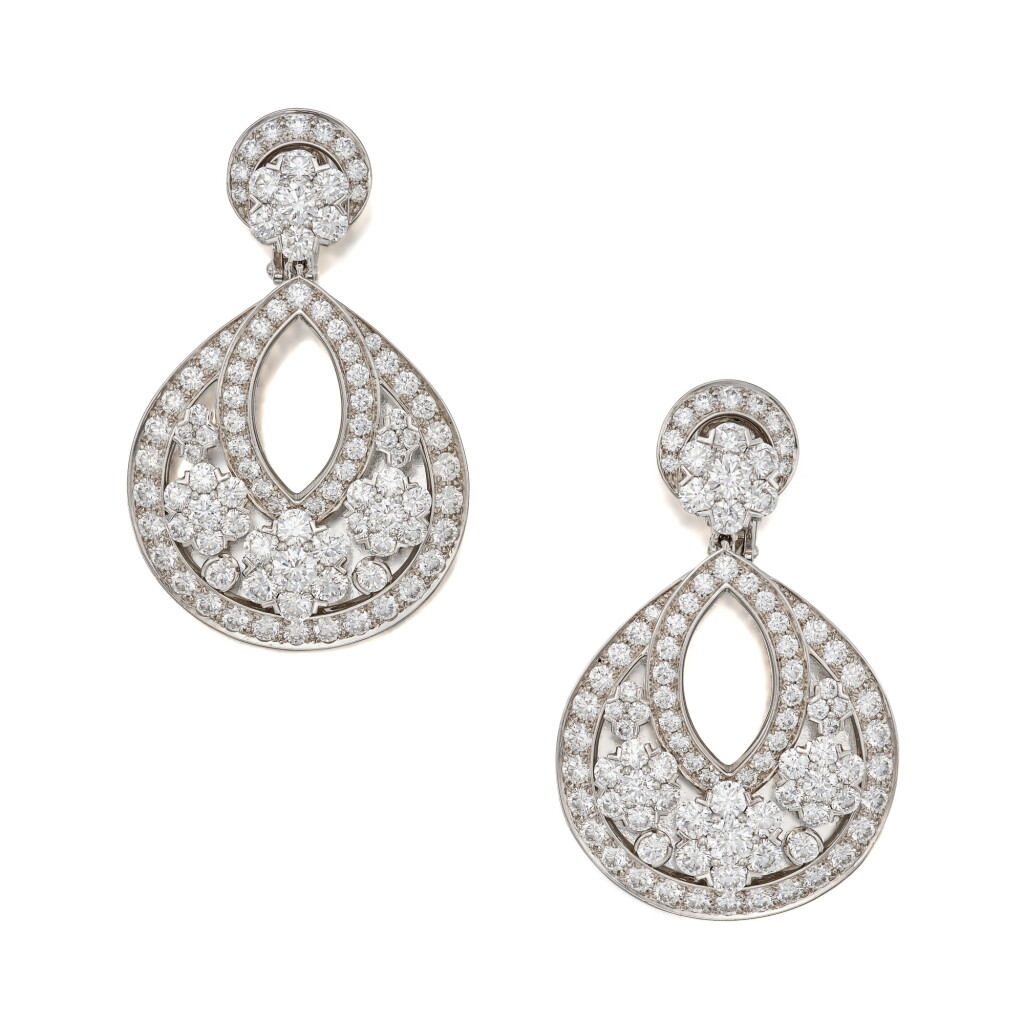 View full screen - View 1 of Lot 150. Pair of Diamond 'Snowflake' Pendant-Earclips | 梵克雅寶 | 一對鑽石 'Snowflake' 耳墜.
