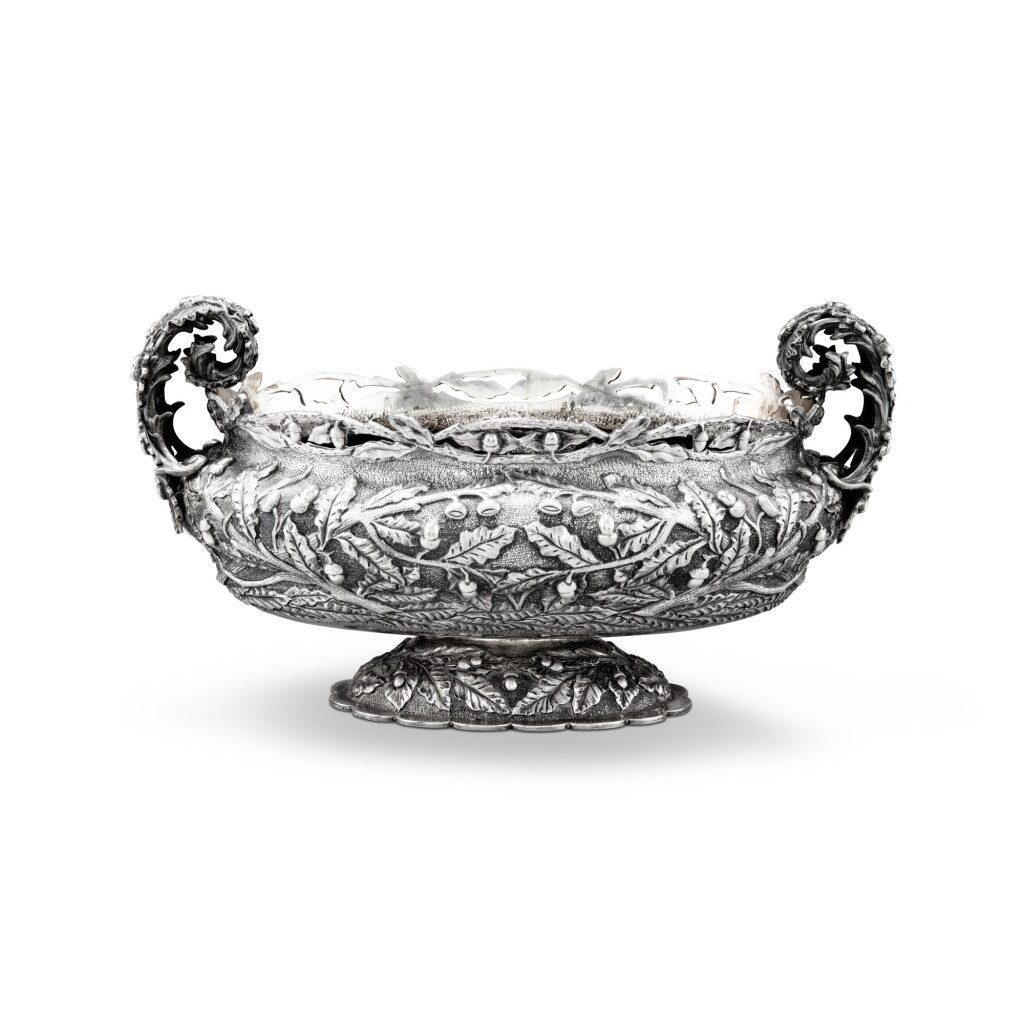 View full screen - View 1 of Lot 360. An Italian silver centrepiece, Buccellati, Milan, modern Centre de table en argent par Buccellati, Milan, moderne.