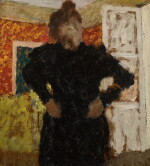 Femme, mains aux hanches