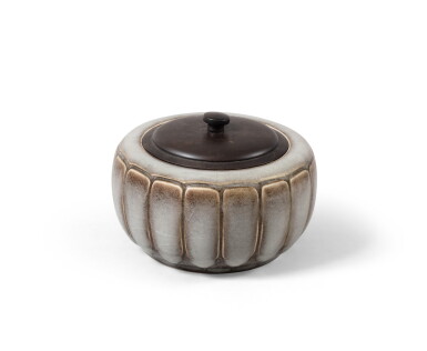 View full screen - View 1 of Lot 1148. Bowl with stopper, circa 1930 | Pot couvert, vers 1930.