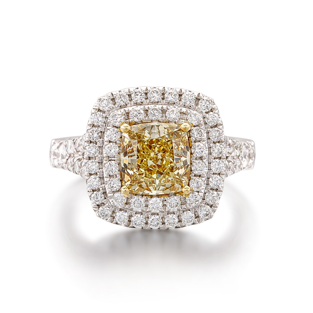 View full screen - View 1 of Lot 2861. Fancy Brownish Yellow Diamond and Diamond Ring | 2.30克拉 彩棕黃色鑽石 配 鑽石戒指.