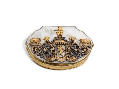 View full screen - View 1 of Lot 30. A SILVER-GILT SNUFF BOX WITH MOTHER OF PEARL, GOLD AND SILVER LID, PROBABLY JOHANN MELCHIOR DINGLINGER, DRESDEN, CIRCA 1720.