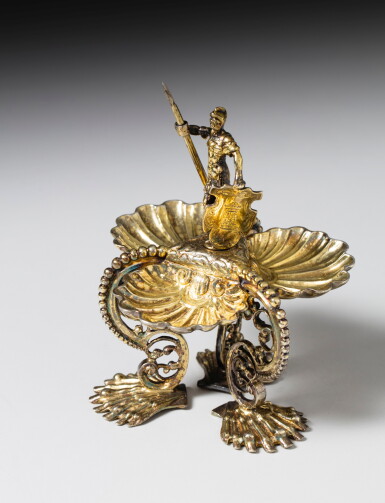 View full screen - View 1 of Lot 325. A silver-gilt spice stand with three shells, probably Nuremberg around 1600 | Présentoir à épices en vermeil formé de trois coquilles, probablement Nuremberg vers 1600.