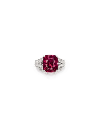View full screen - View 1 of Lot 1622. Cartier | Ruby and Diamond Ring | 卡地亞 | 6.86克拉 天然「阿富汗」紅寶石 配 鑽石 戒指.
