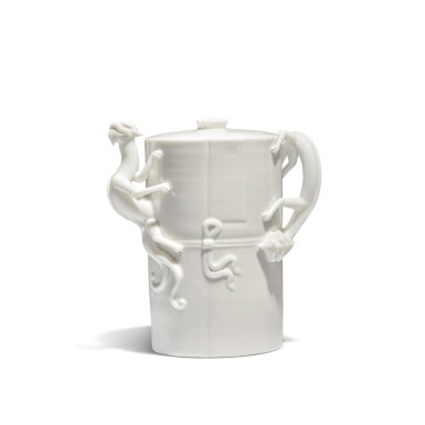 View full screen - View 1 of Lot 113. A rare 'Dehua' white-glazed 'chilong' ewer and cover, Qing dynasty, Kangxi period.