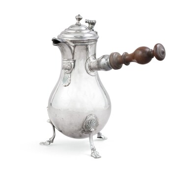 View full screen - View 1 of Lot 112. A French silver coffee-pot on three feet, Jean-François Godue, Rochefort, 1775-1776 | Cafetière tripode en argent par Jean-François Godue, Rochefort, 1775-1776.