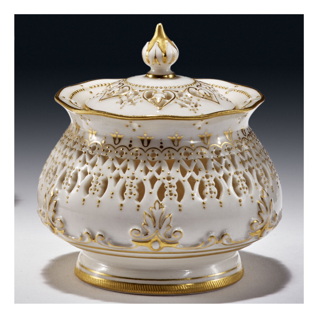 View full screen - View 1 of Lot 209. A ROYAL WORCESTER RETICULATED SMALL BOX AND COVER BY GEORGE OWEN 1904.
