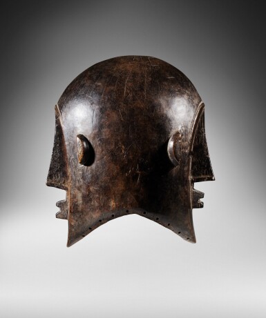 View full screen - View 1 of Lot 30. Masque heaume Janus, Sénufo, Côte d'Ivoire | Senufo Janus helmet mask, Côte d'Ivoire.