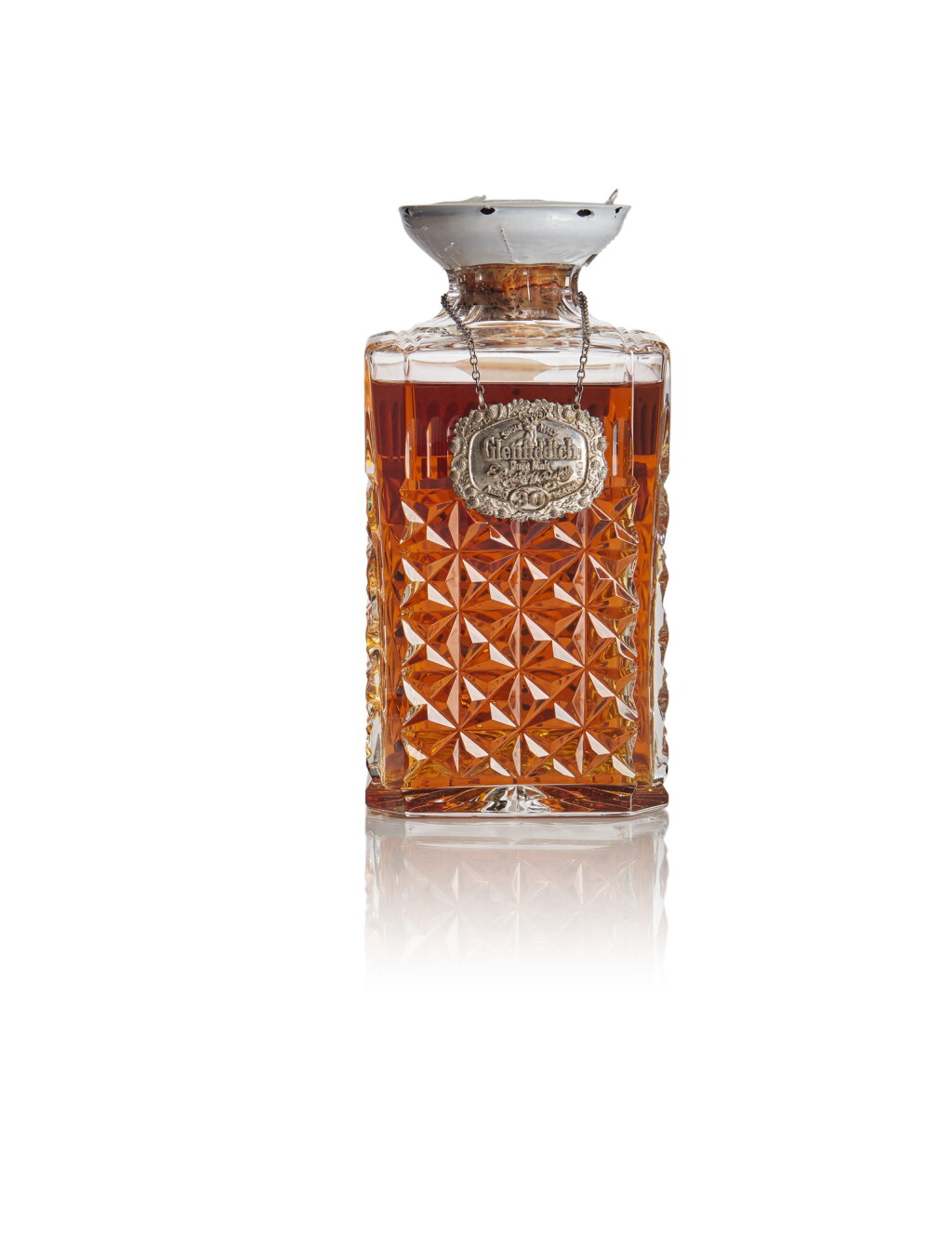 View full screen - View 1 of Lot 236. GLENFIDDICH STAG’S HEAD DECANTER 30 YEAR OLD 43.0 ABV NV .