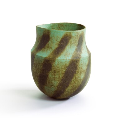 View full screen - View 1 of Lot 32. Vessel.