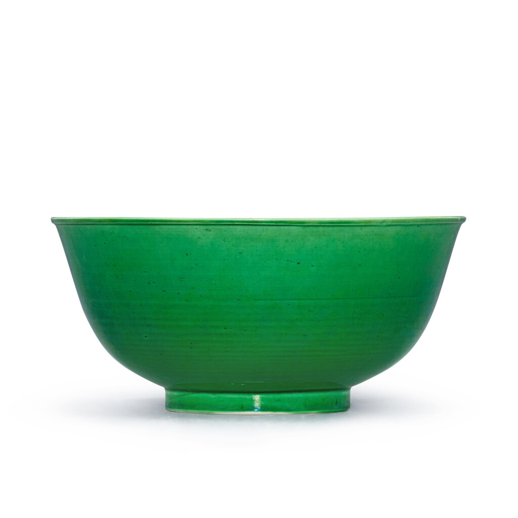 View full screen - View 1 of Lot 348. A green-glazed bowl Mark and period of Guangxu | 清光緒 綠釉盌 《大清光緒年製》款.