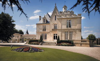 View full screen - View 1 of Lot 695. Château Pape Clément, Blanc 2006 (4 BT).