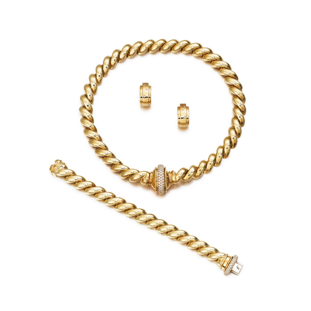 View full screen - View 1 of Lot 273. Parure or et diamants | Gold and diamond parure .