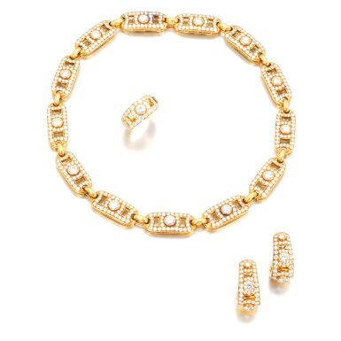 View full screen - View 1 of Lot 703. Diamond parure.