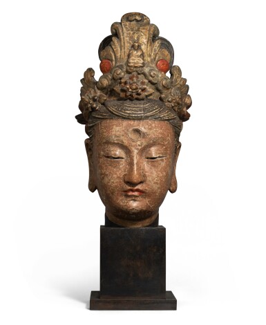 View full screen - View 1 of Lot 291. A polychrome-painted lacquered stucco head of a bodhisattva, Song - Yuan dynasty | 宋至元 彩繪泥塑菩薩首像.