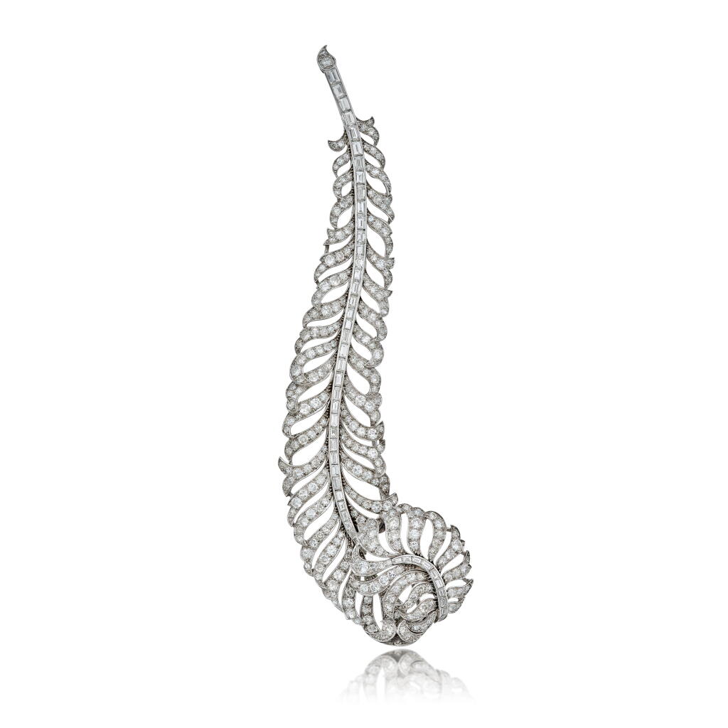 View full screen - View 1 of Lot 349. Diamond Brooch.
