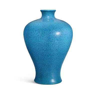 View full screen - View 1 of Lot 3640. A fine and rare robin's-egg glazed vase, meiping, Seal mark and period of Qianlong | 清乾隆 爐鈞釉梅瓶 《大清乾隆年製》款.